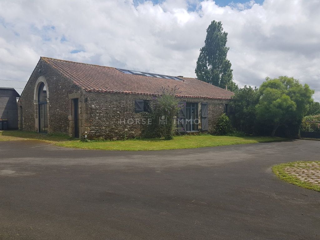 Property photo 1 of 9 Character Property On 9 Hectares – Two Homes