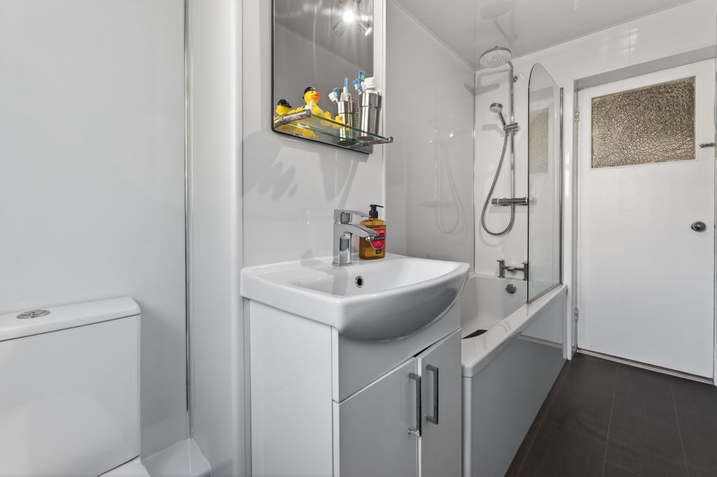 Additional image 24 of 2 bed flat for saleOxgangs Street, Edinburgh EH13