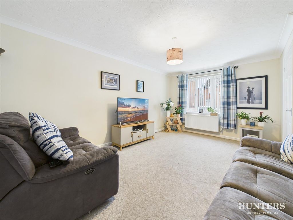 Property photo 2 of 15 Cam03792G0-Pr0356-Still003.Jpg