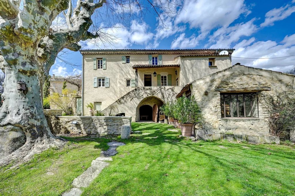 Property photo 2 of 67
