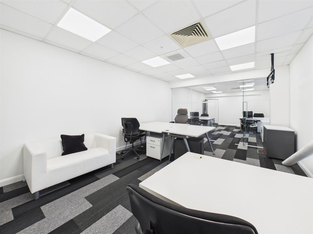 Property photo 2 of 8 Cam04237G0-Pr0235-Still006.Jpg