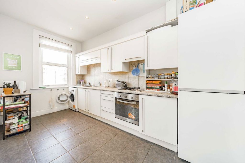 Property photo 2 of 6