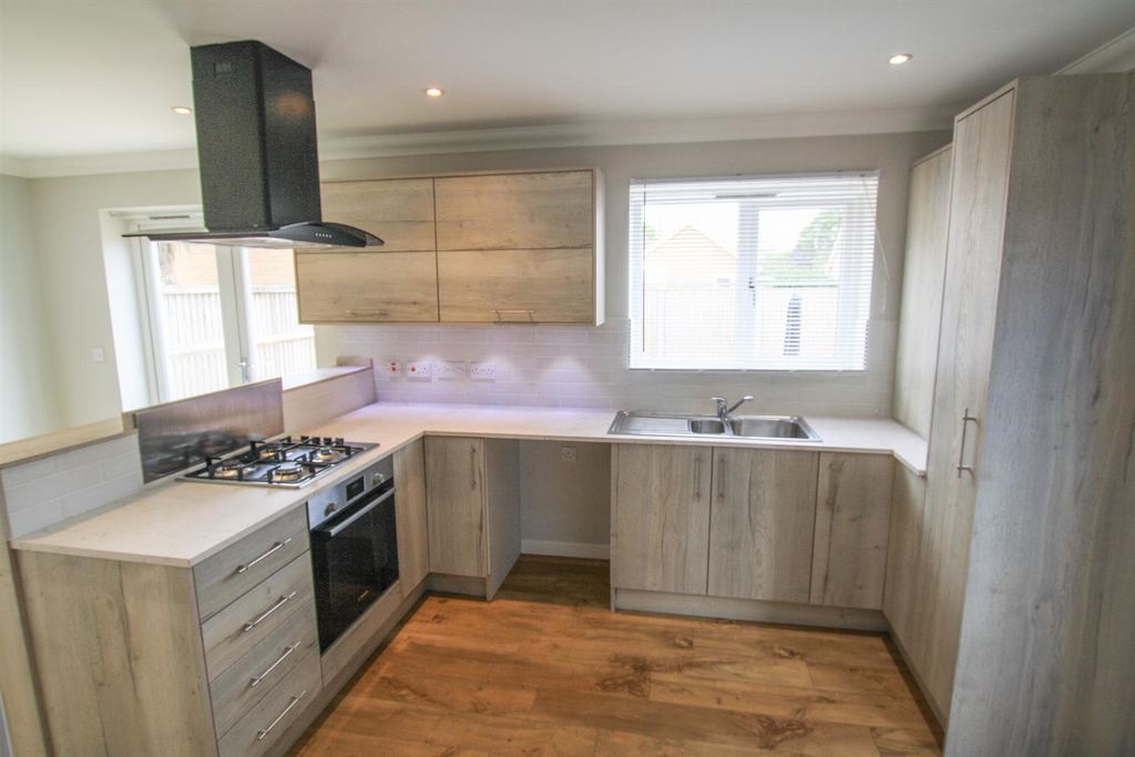 Property photo 2 of 12 Img_0885.Jpg