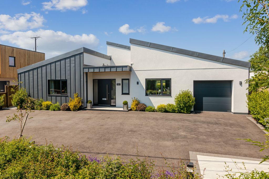 Property photo 1 of 24 A01 - Brixton, Reeves House - 250618-A-2