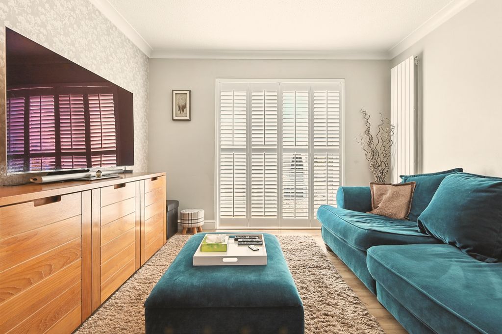 Property photo 2 of 31