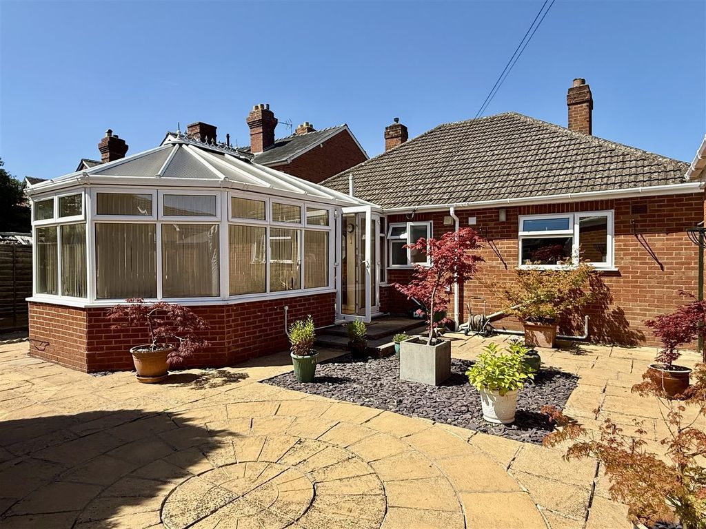 Property photo 3 of 17