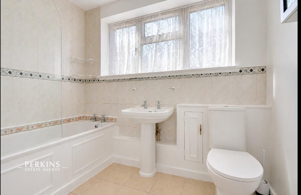Property photo 1 of 9 Bathroom New J.Jpg