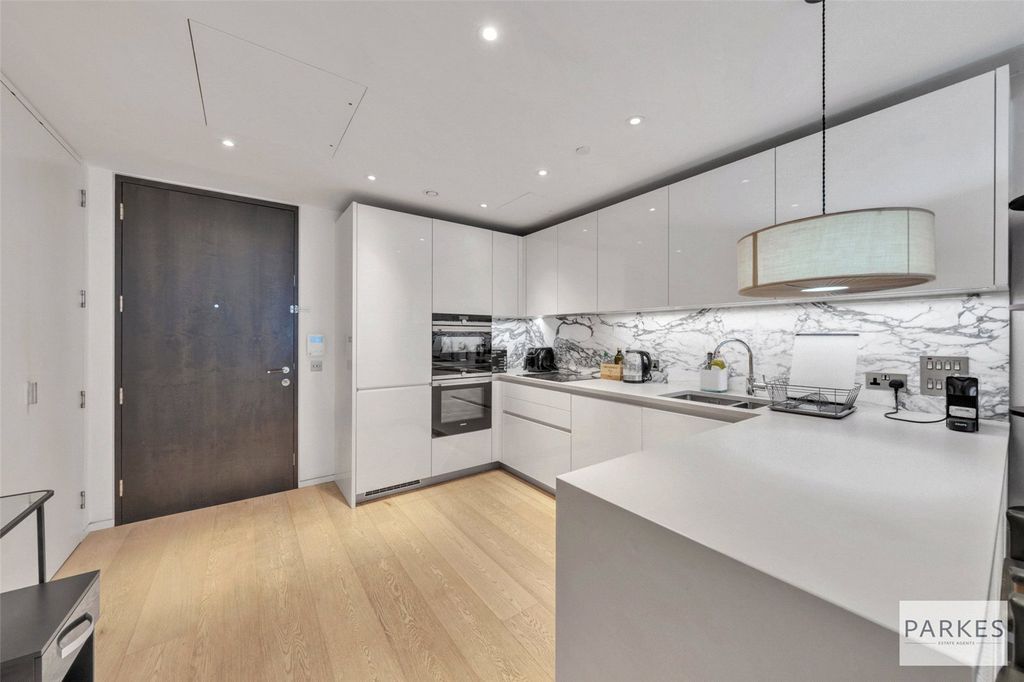 Property photo 3 of 16 Picture No. 13