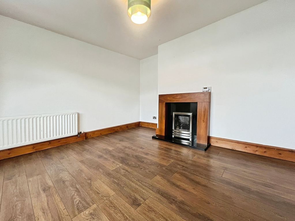 Property photo 2 of 18 Lounge