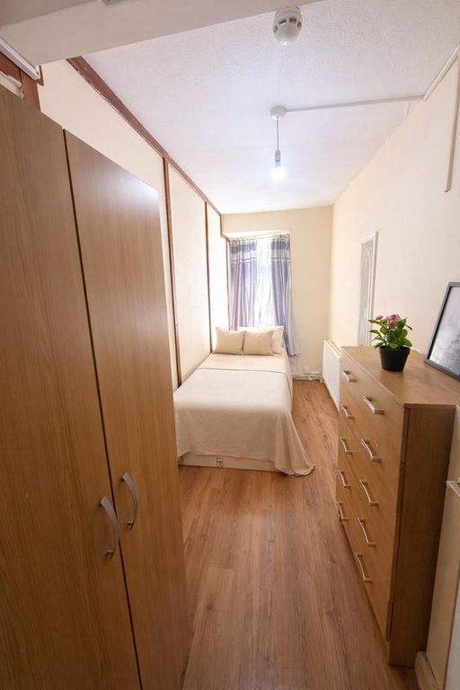 Property photo 1 of 4