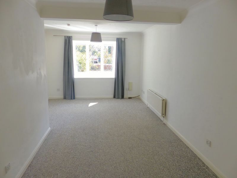 Property photo 2 of 9 Photo 3