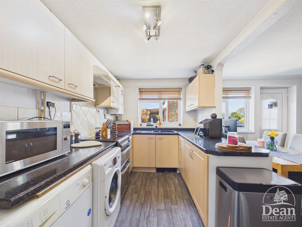 Property photo 3 of 13