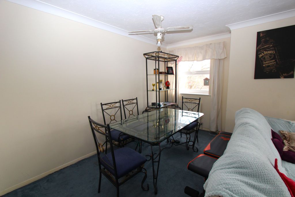 Property photo 3 of 8