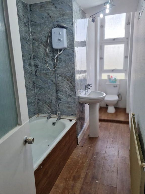 Additional image 4 of 2 bed flat for sale1 Kilmory Terrace, 1/2, Port Glasgow PA14