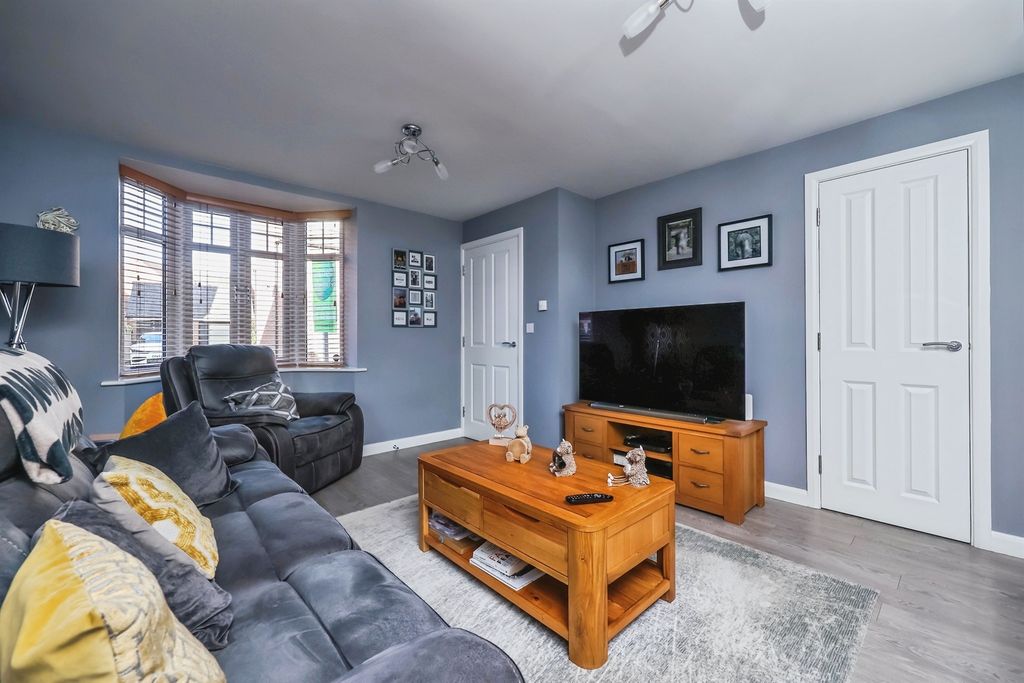 Property photo 3 of 24