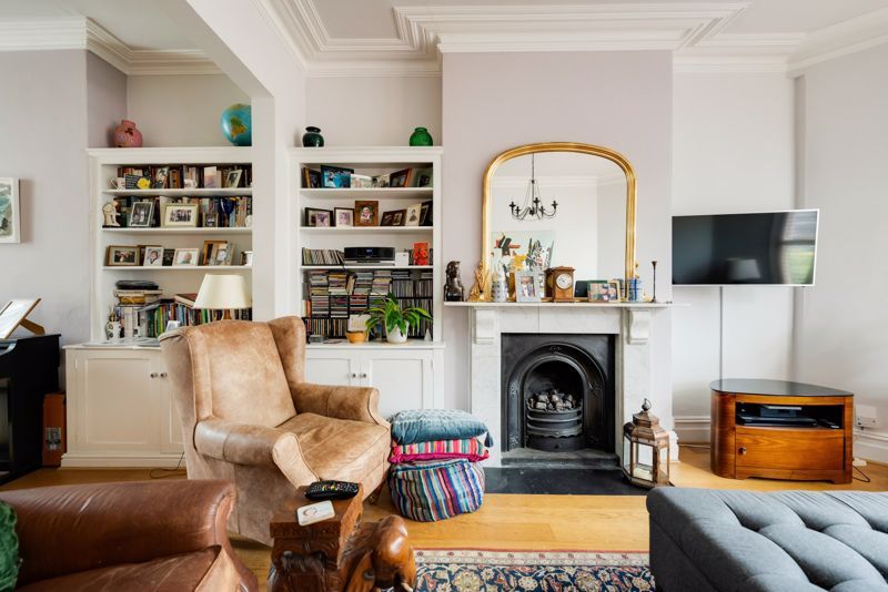 Property photo 3 of 14 Sitting Room