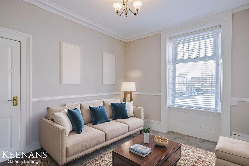 Property photo 3 of 34 Img_7712 - Living Room - Standard - 0.Jpg