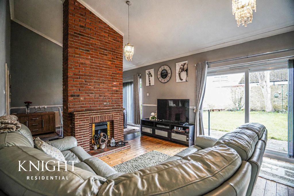 Property photo 3 of 17