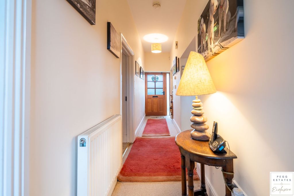 Property photo 3 of 31