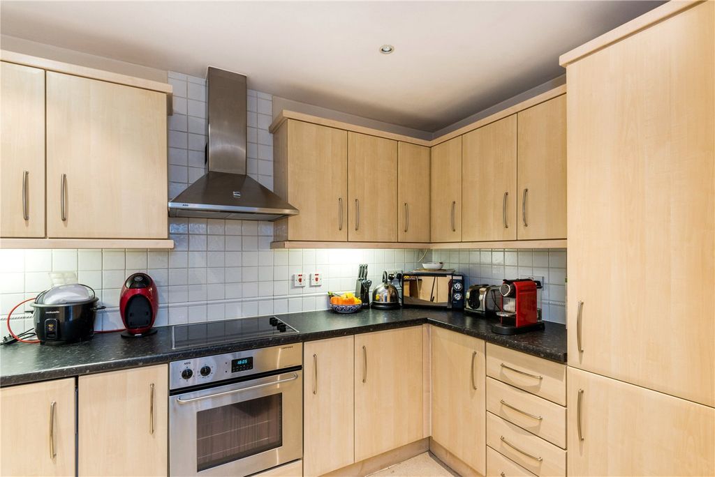 Property photo 2 of 13 Picture No. 10