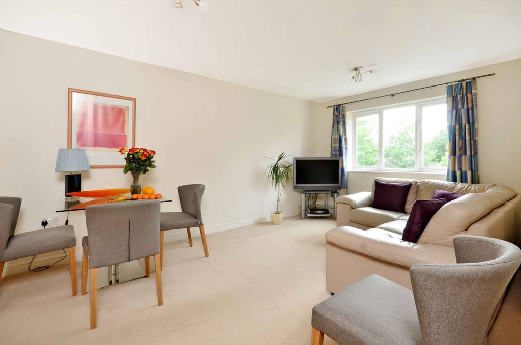 Property photo 2 of 7
