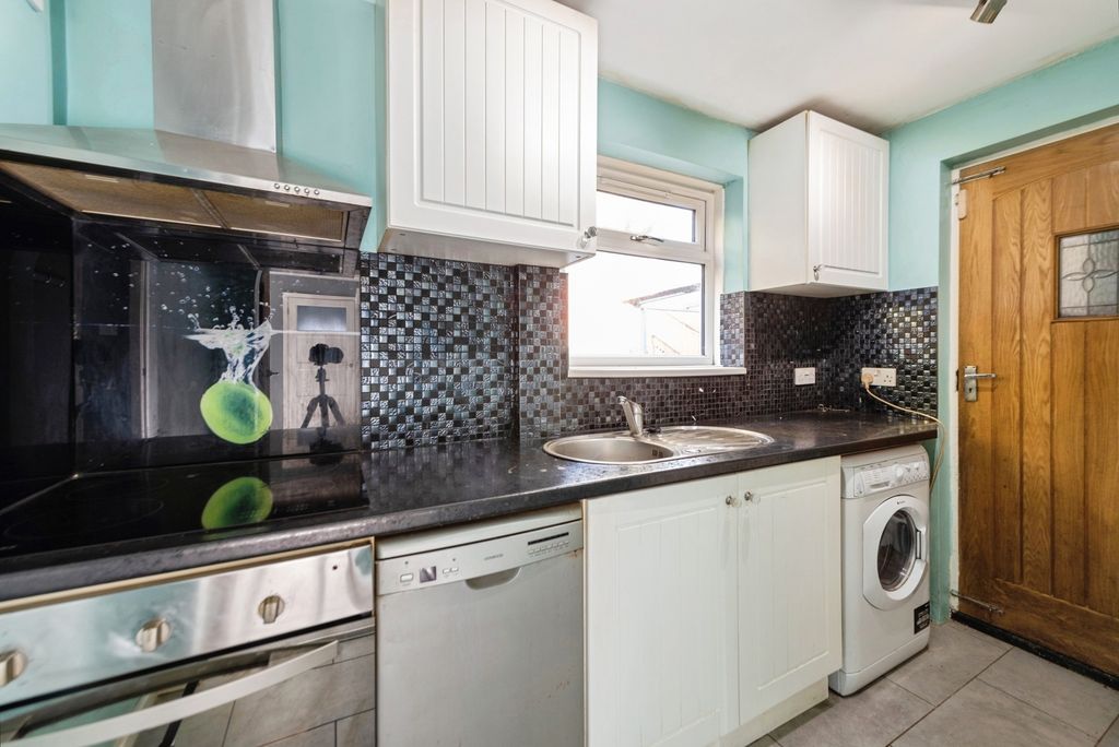 Property photo 3 of 17 Photo