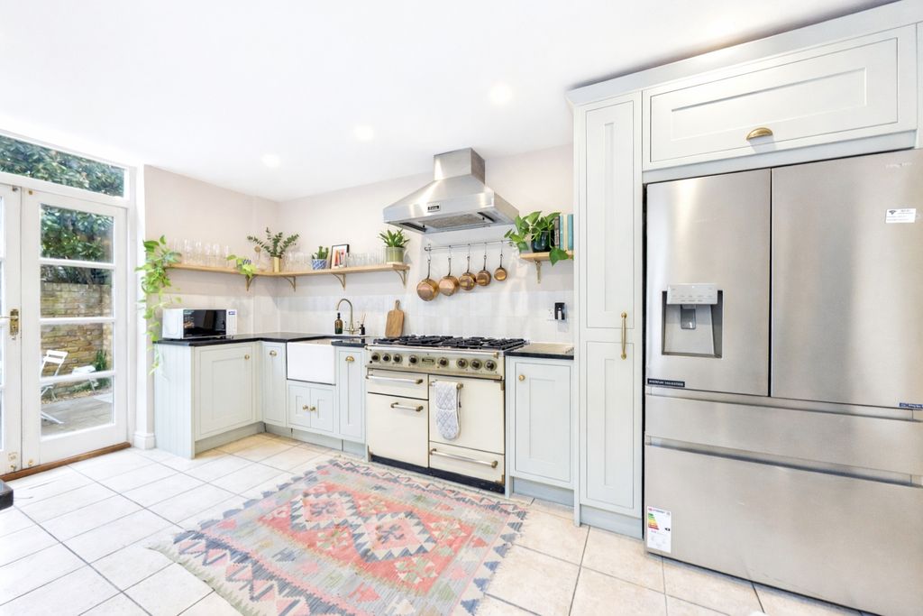 Property photo 3 of 43 Kitchen