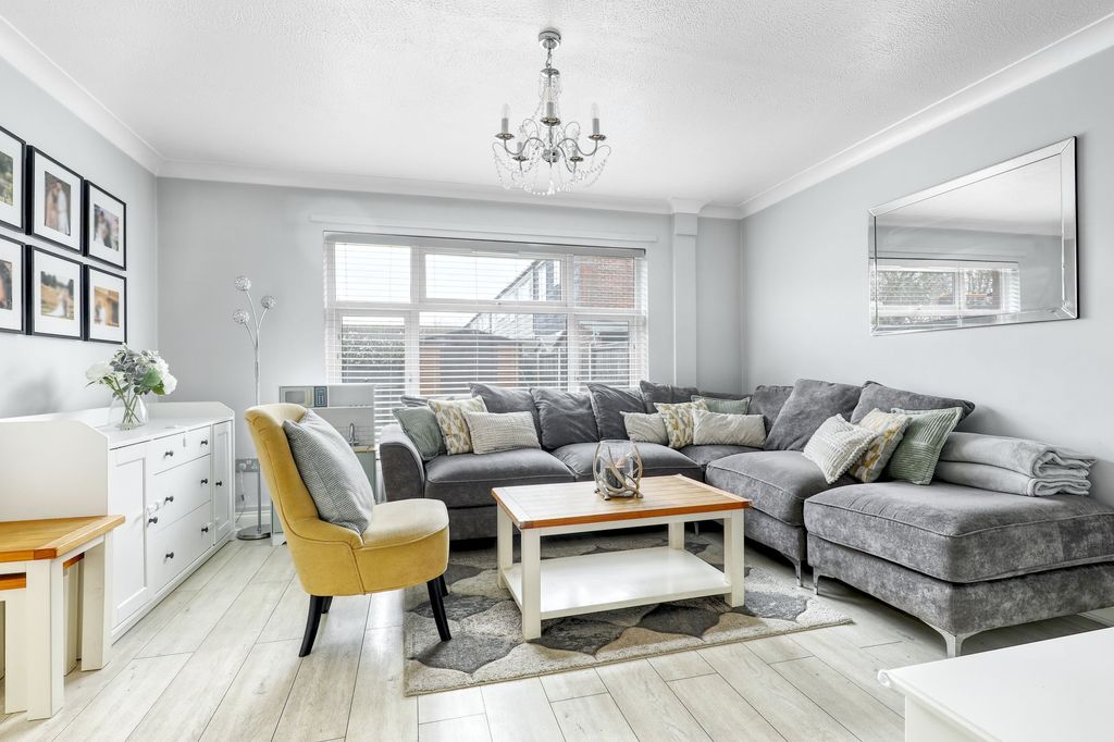 Property photo 3 of 13