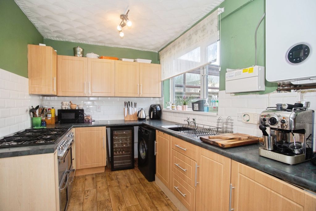 Property photo 3 of 12 Pbox-Img.Jpg