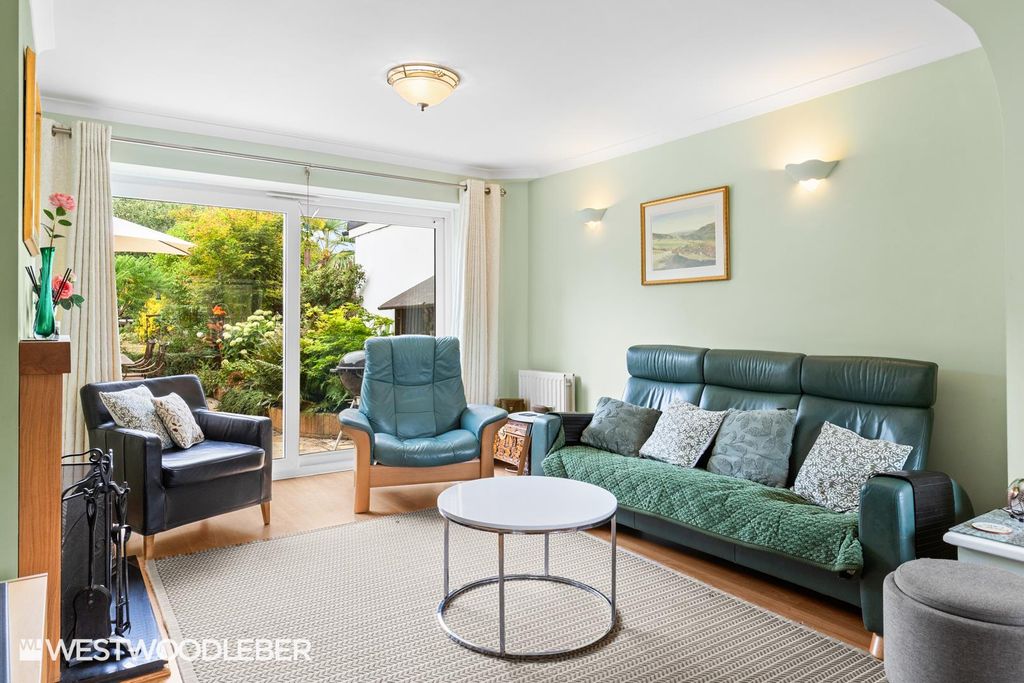 Property photo 3 of 25 Palmersgrove_18.Jpg