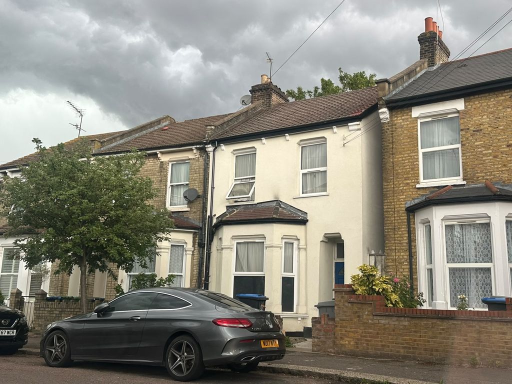 Property photo 1 of 4 1 Bed Studio To Rent Ranelagh Road, London Nw10