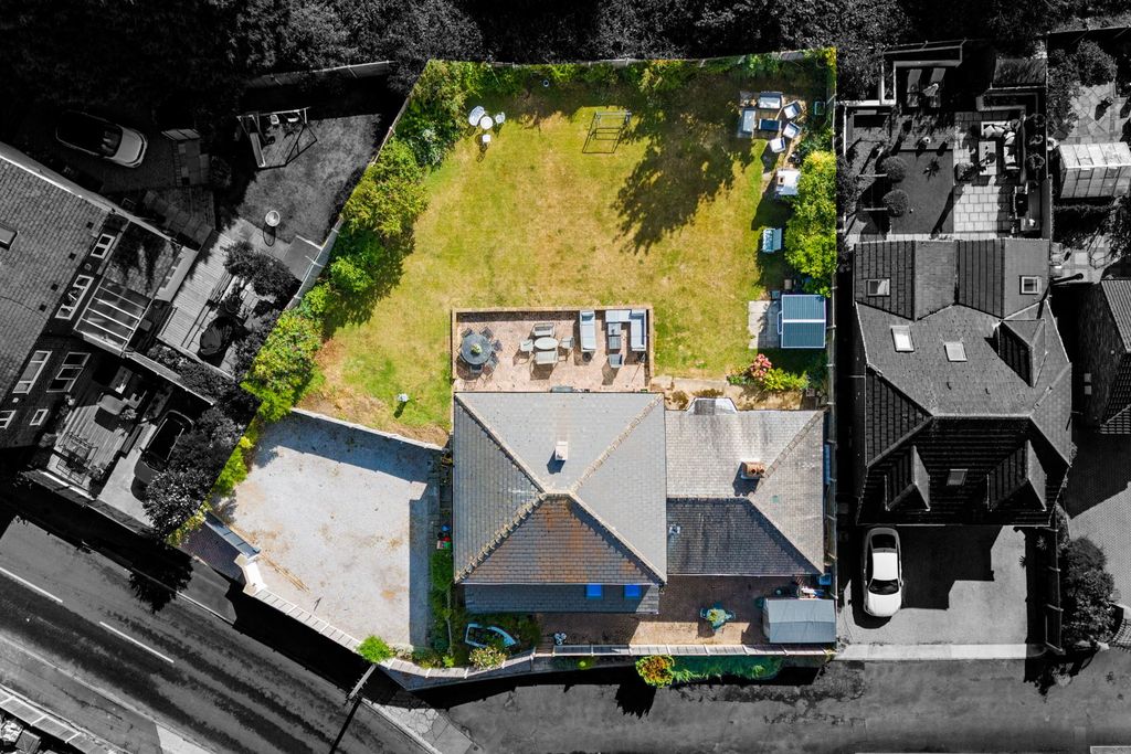 Property photo 2 of 38