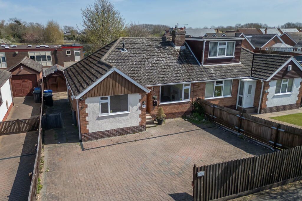 Property photo 1 of 14 Photo 13