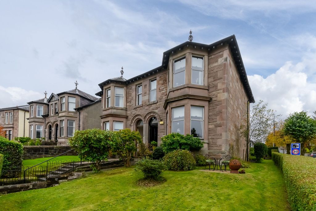 Property photo 1 of 43