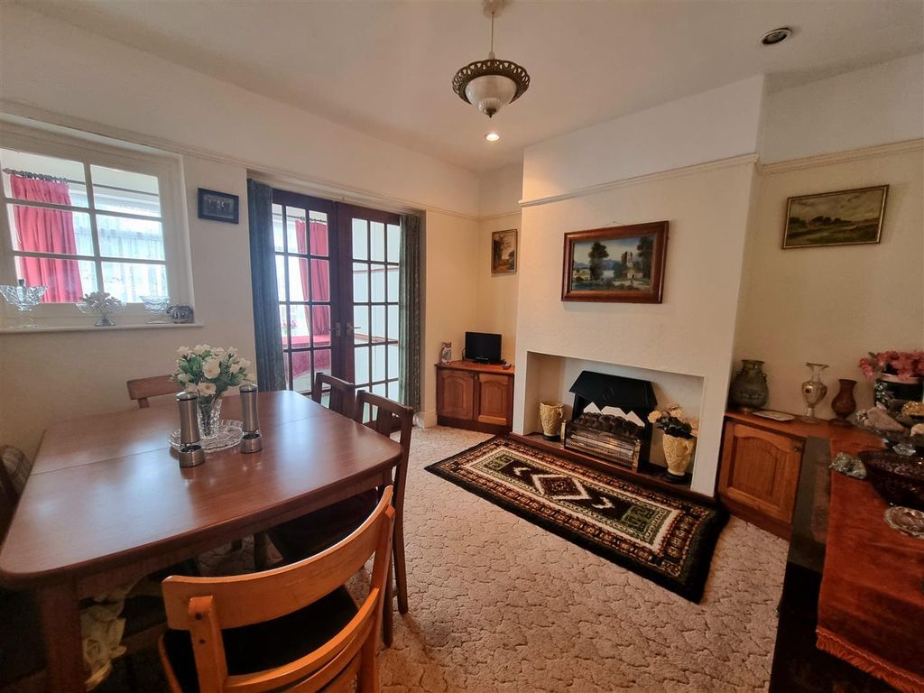 Property photo 3 of 17 Dining Room.Jpg