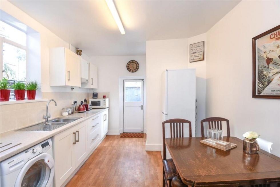 Property photo 1 of 9