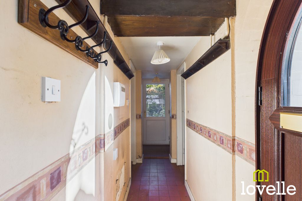 Property photo 3 of 33