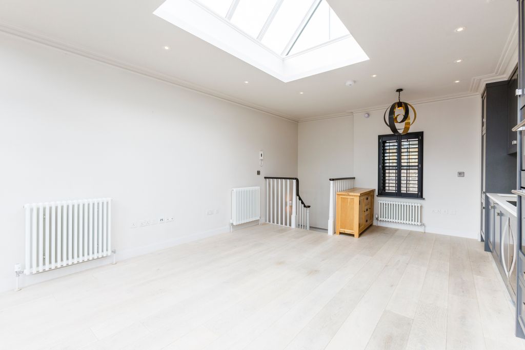 Property photo 2 of 13 Image