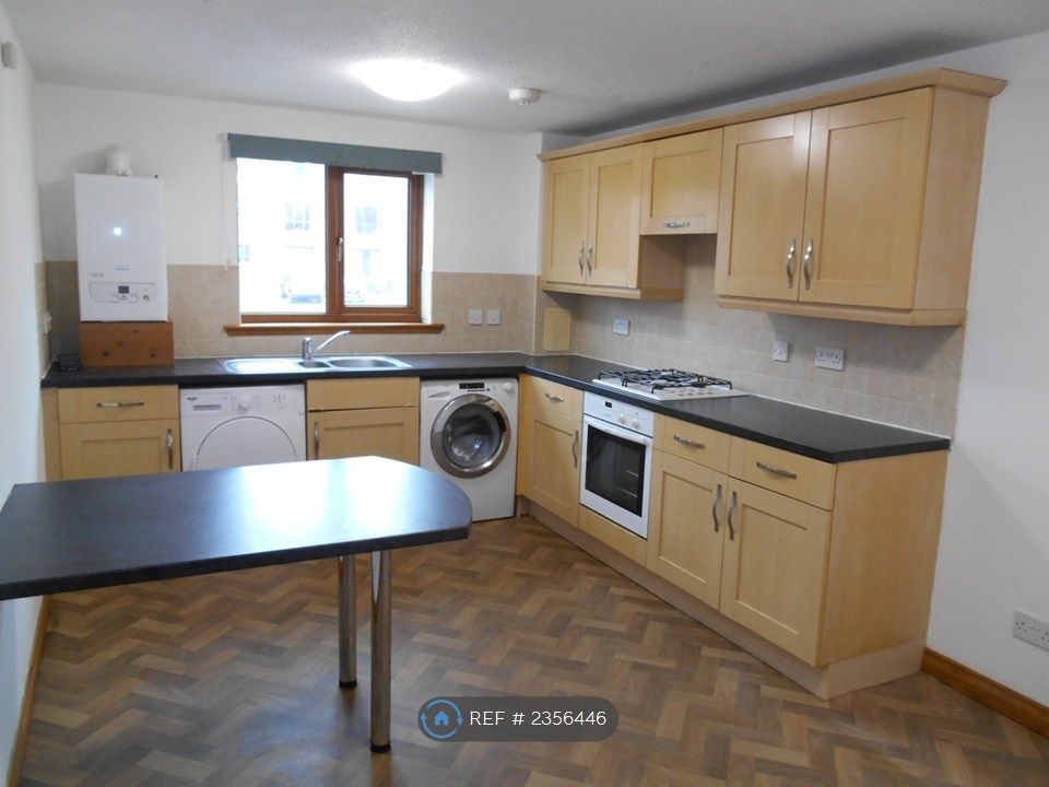 Property photo 1 of 10 Dining Kitchen