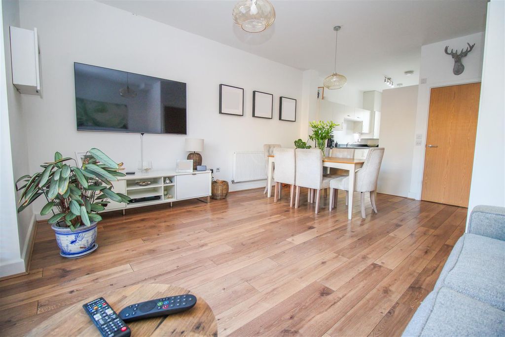 Property photo 2 of 18 Img_9140.Jpg