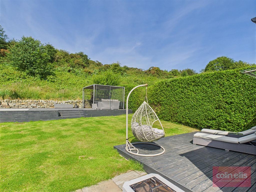 Property photo 2 of 17 Cam05075G0-Pr0162-Still015.Jpg