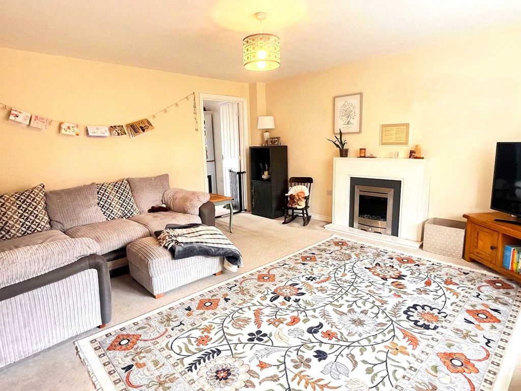 Property photo 2 of 17 Picture No. 44