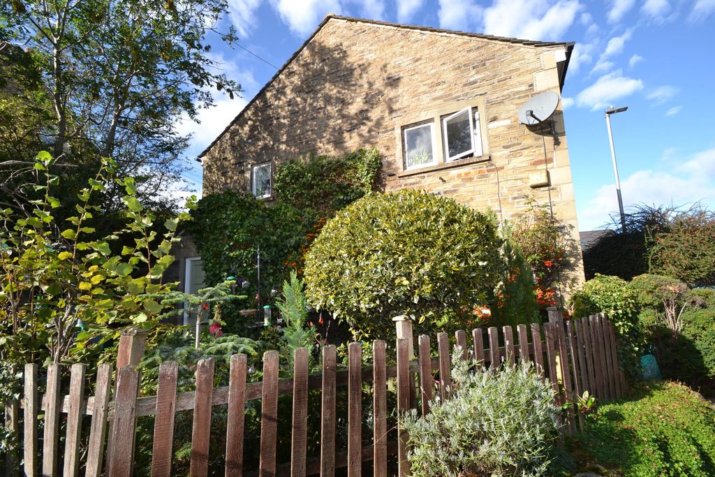 Property photo 3 of 17 Photograph 1