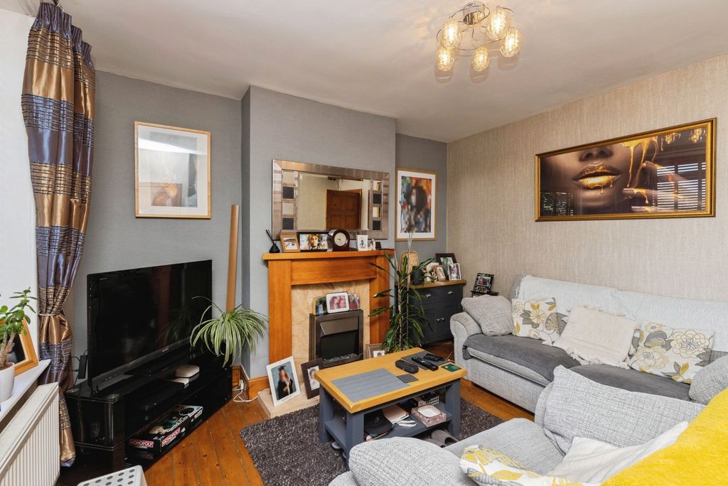 Property photo 2 of 19 Pbox-Img.Jpg
