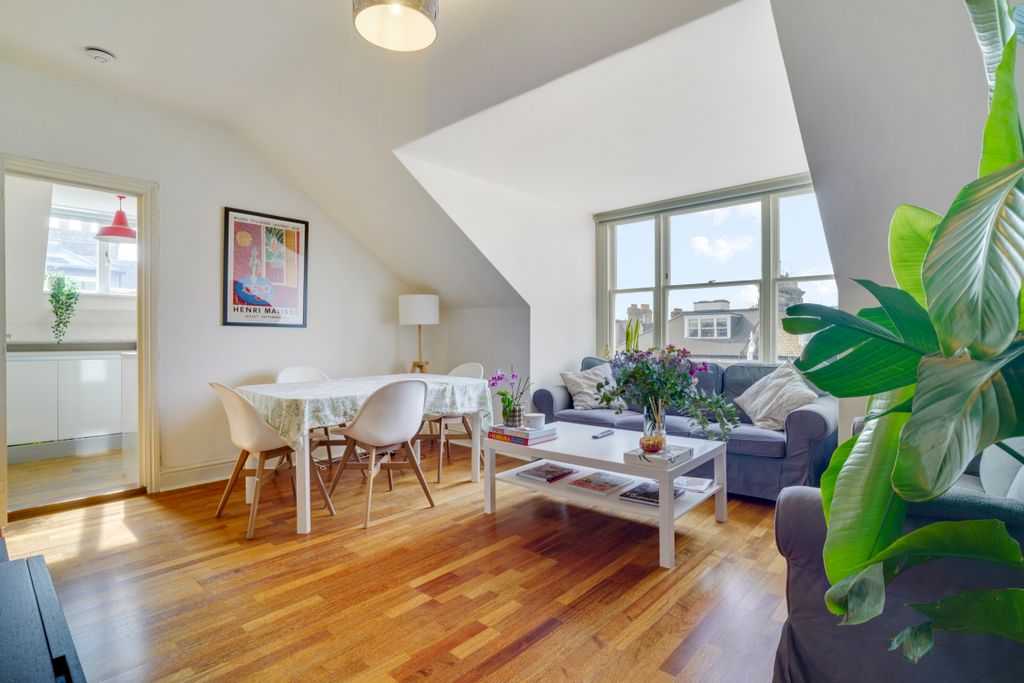 Property photo 2 of 7 Redcliffegardens69,Flat5(12)