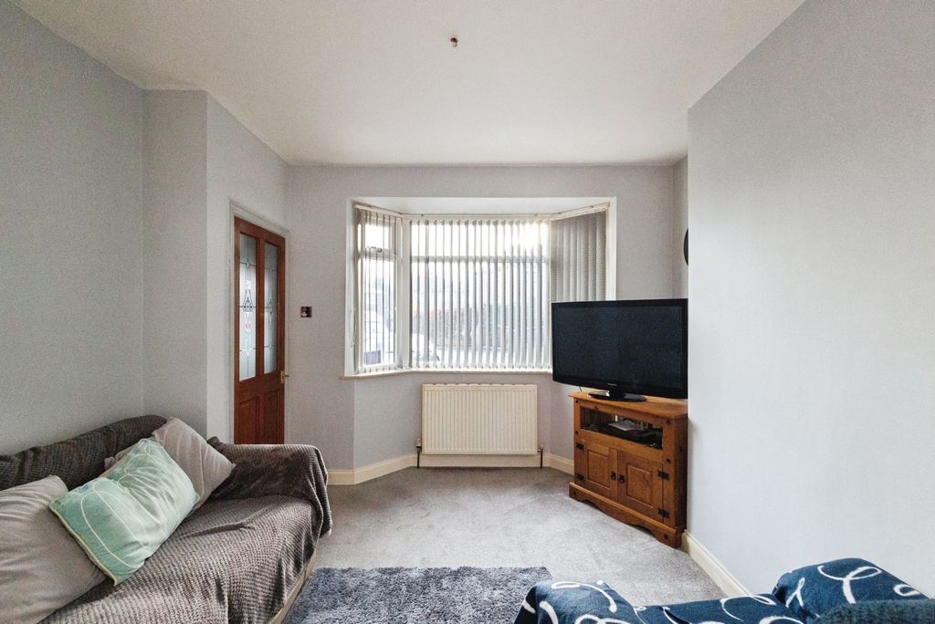 Property photo 3 of 19 Pbox-Img.Jpg