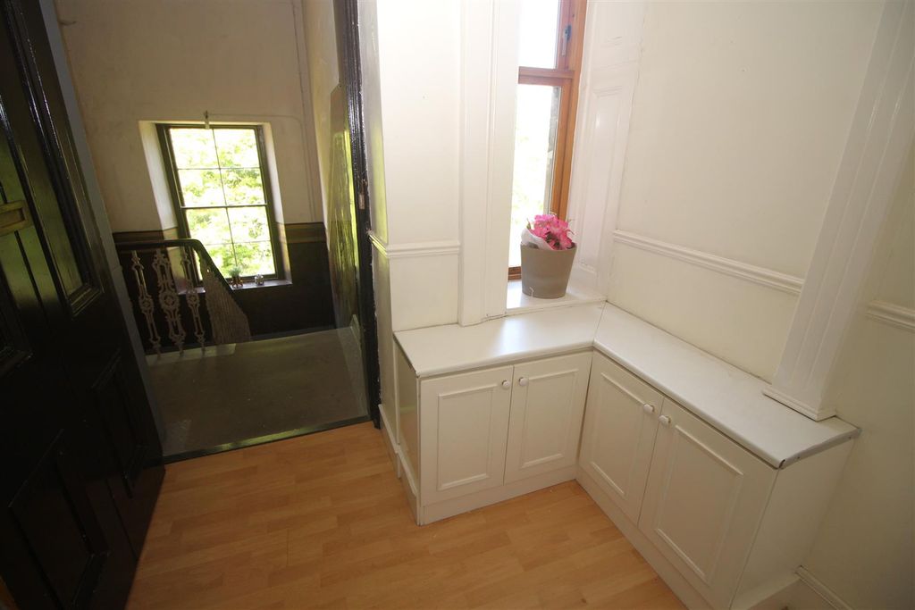 Additional image 17 of 4 bed flat for saleArdgowan Square, Greenock PA16