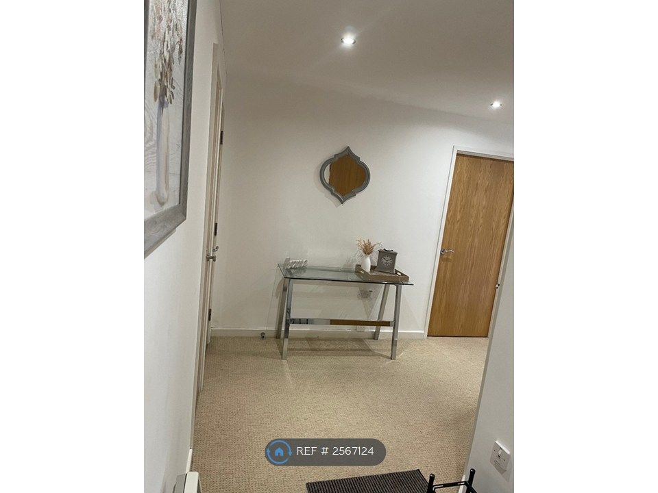 Property photo 2 of 10 Entrance