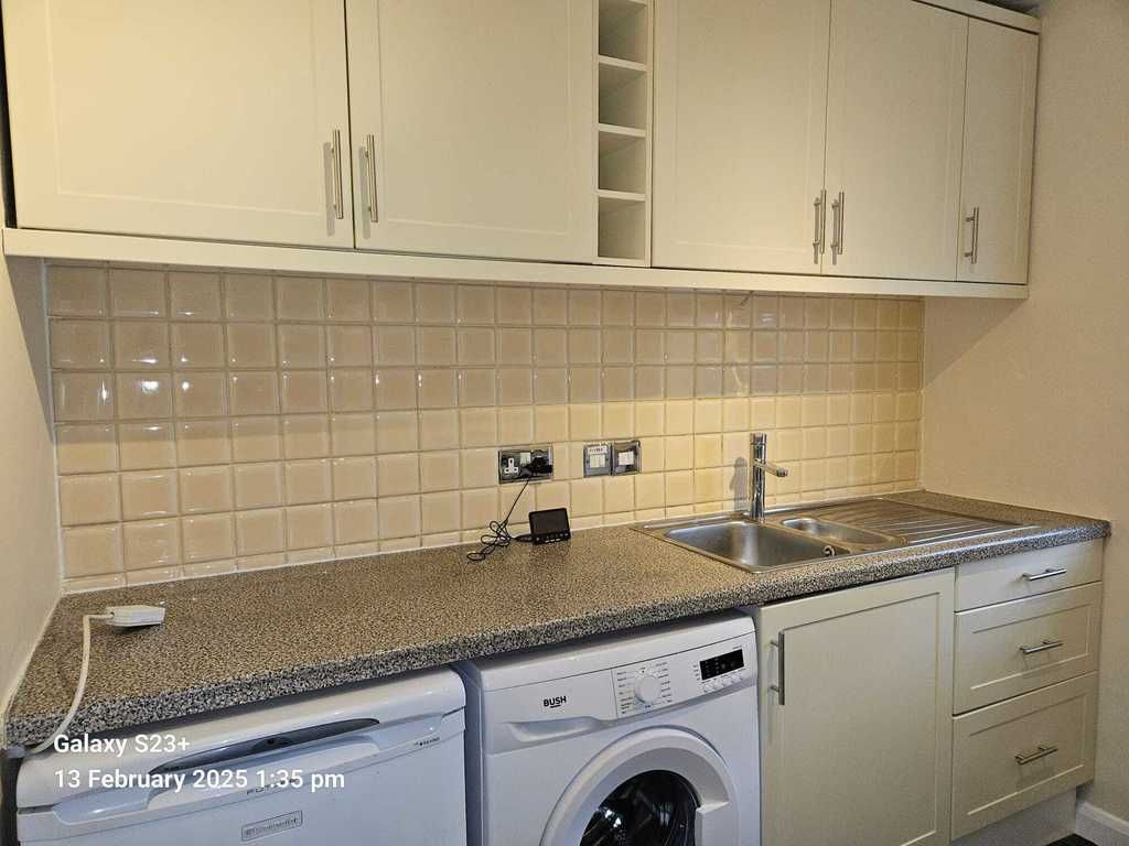 Property photo 1 of 15 Fitted Kitchen