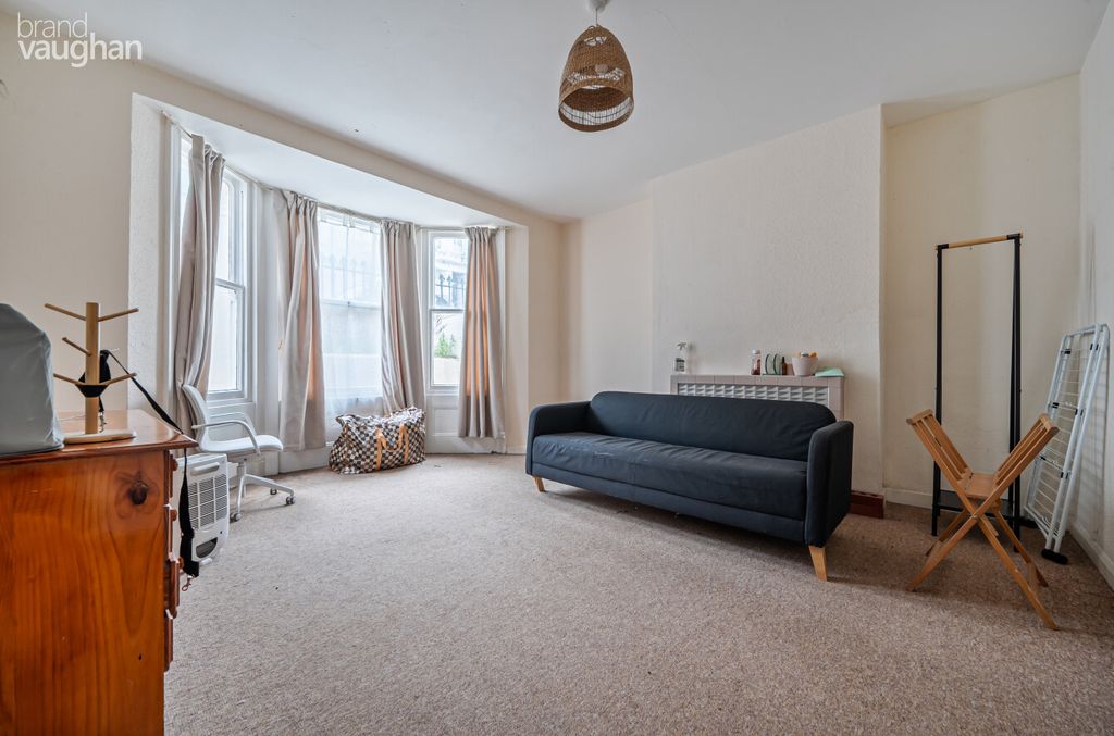 Property photo 2 of 10 B0ce28c3-523c-411...